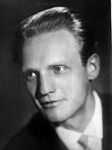 Олег Михайлов