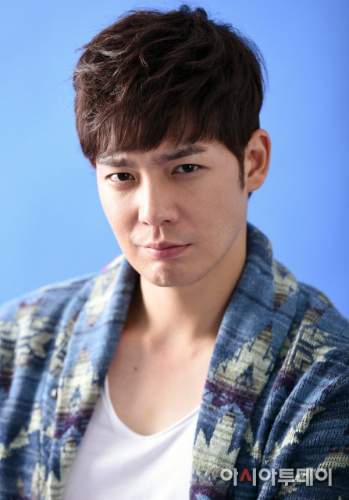 Кан Ын Тхак