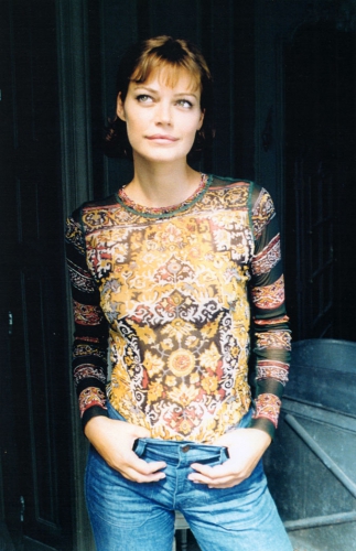 Марианн Деникур