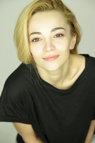 Теона Дольникова