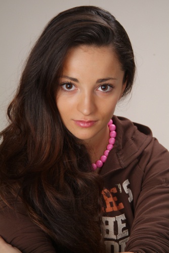 Теона Дольникова