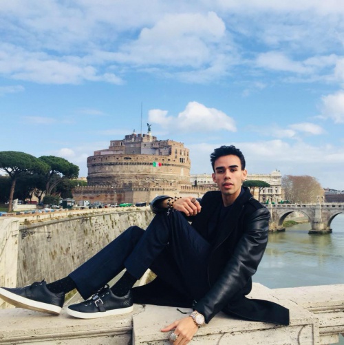 Энджел Кристиан Роман