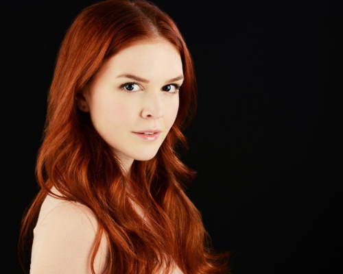 Эмили Тайра