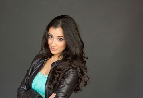 Лаура Мията