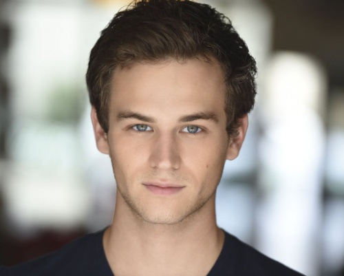 Брэндон Флинн