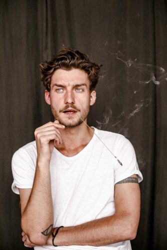 Виктор Михайлов